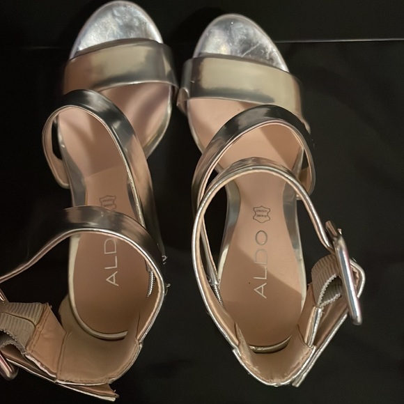 Silver ALDO heel size 6.5 - Picture 4 of 6